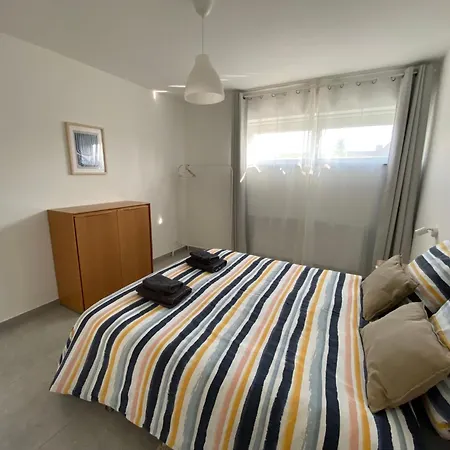 1 Confort, 2-4 Personnes * Chapelle-lez-Herlaimont